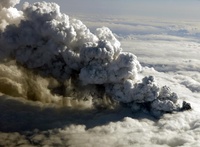 Możliwe utrudnienia w ruchu lotniczym po erupcji islandzkiego wulkanu Grimsvotn