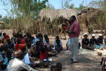 Fundacja Sue Ryder - wyjazdowe kliniki w cieniu drzew (Malawi)